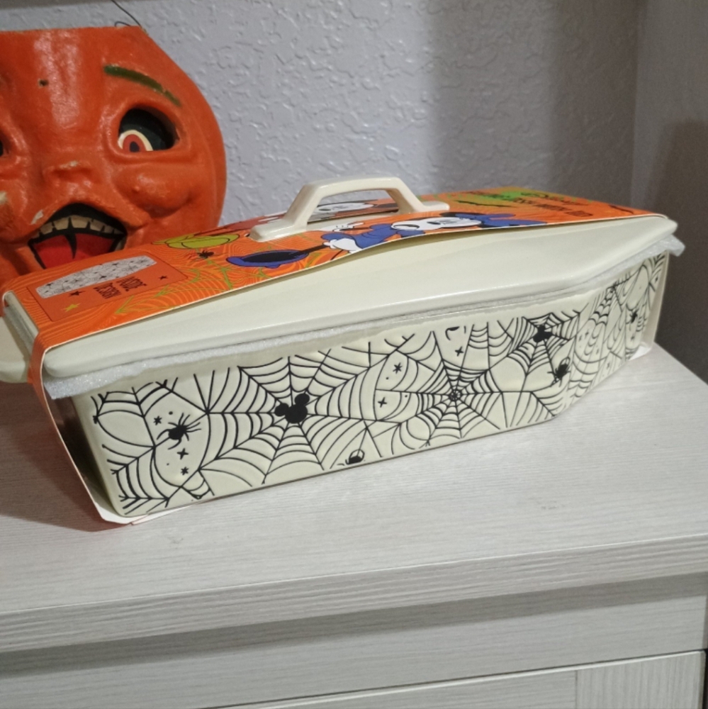 Disney Mickey Mouse Coffin Baking Dish Baker Lid Halloween New